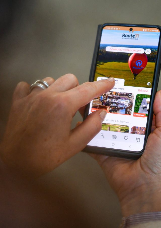 De Route 71-applicatie kan worden gedownload van Android en Apple Stores en is een bron van informatie om het erfgoed en de rijkdom van het departement te ontdekken. Foto Ketty Beyondas 1702672825