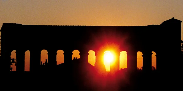 La porte St Andre au levée du soleil