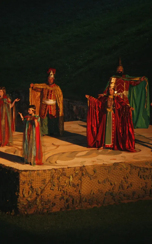 Spectacle historique Augustodunum : son et lumière