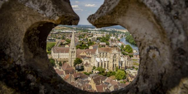 Détail + vue abbaye