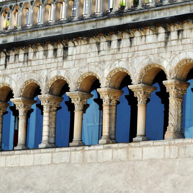 Arcades Prefecture