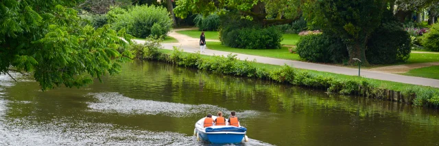 Canal du Nivernais et parc de l'arbre sec