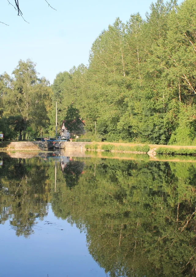 Canal du Nivernais véloroute