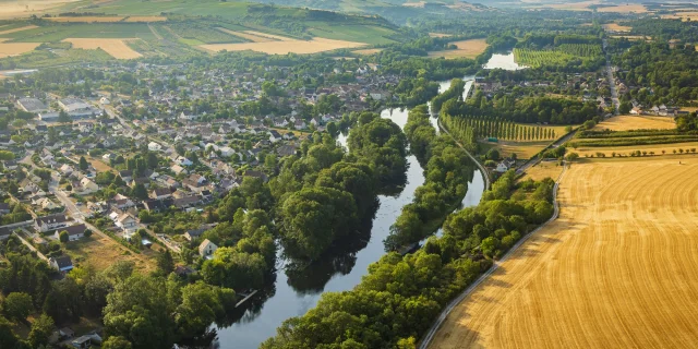 Vue Aerienne De Champs Sur Yonne Bivb Aurelien Ibanez