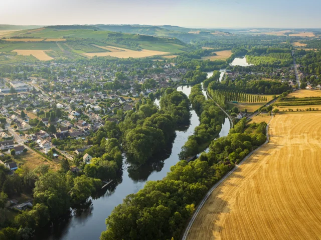 Vue Aerienne De Champs Sur Yonne Bivb Aurelien Ibanez