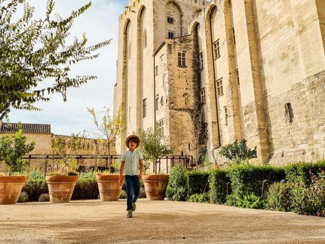 Los jardines papales del Palacio de los Papas - Crédito de la foto: De Beaux Lents Demains