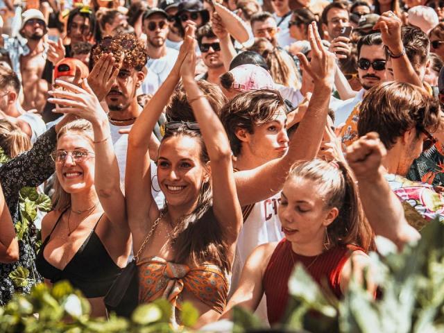 The joy of spectators during Festival Id-Ile in Avignon - Photo credit: Guilhem Canal