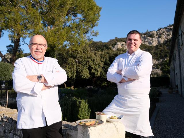 Picnic del chef entre viñedos y garriga - Crédito de la foto: Olivier Tresson / Avignon Tourisme