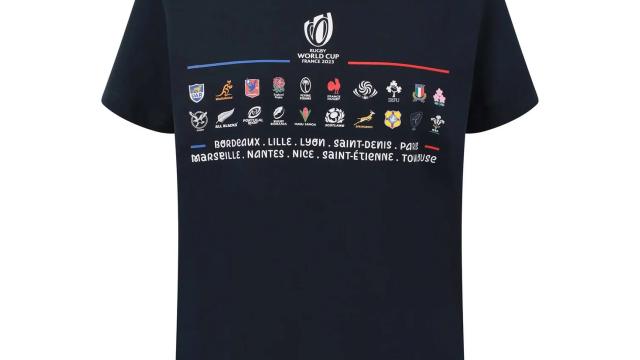 T-shirt avec les logos de toutes les équipes et les villes où se joueront les matches - Crédit photo : World Rugby