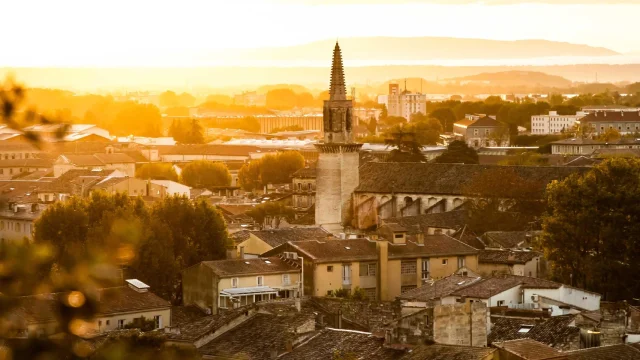 Ville d'Avignon depuis le Rocher des Doms au coucher du soleil | De Beaux Lents Demains