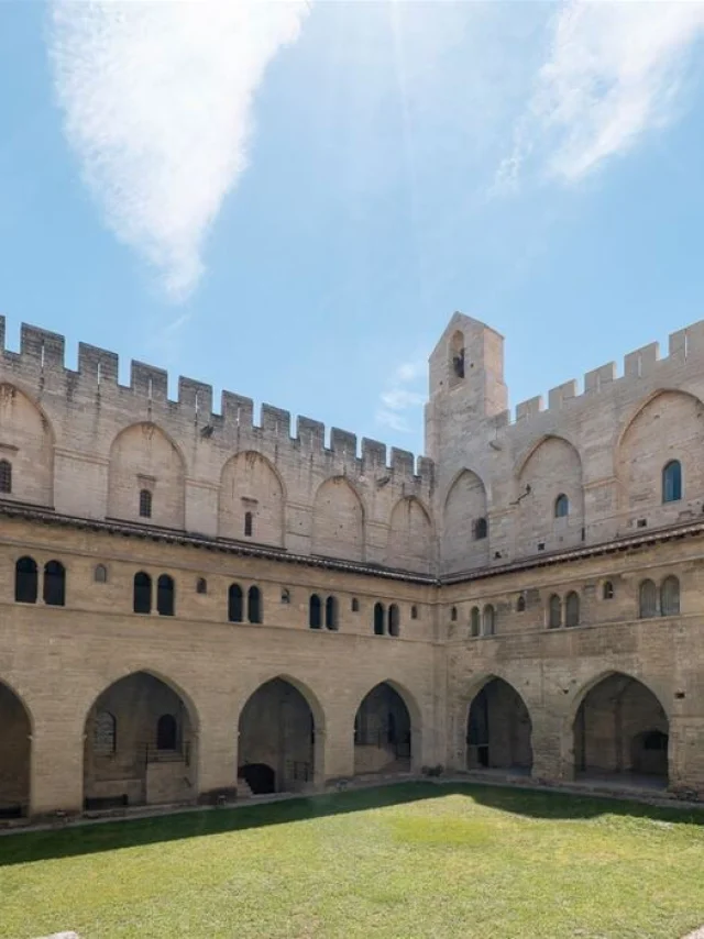 Cloître du Palais des Papes