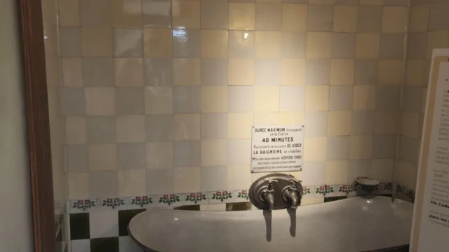 Musée des Bains Pommer : une cabine - Photo © OTresson