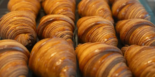 boulangerie-croissants-groumand-pexels-manish-jain-1176829519-30853716.jpg