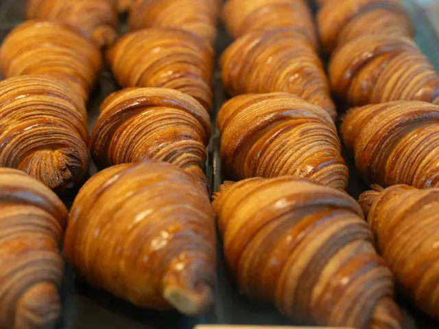 boulangerie-croissants-groumand-pexels-manish-jain-1176829519-30853716.jpg