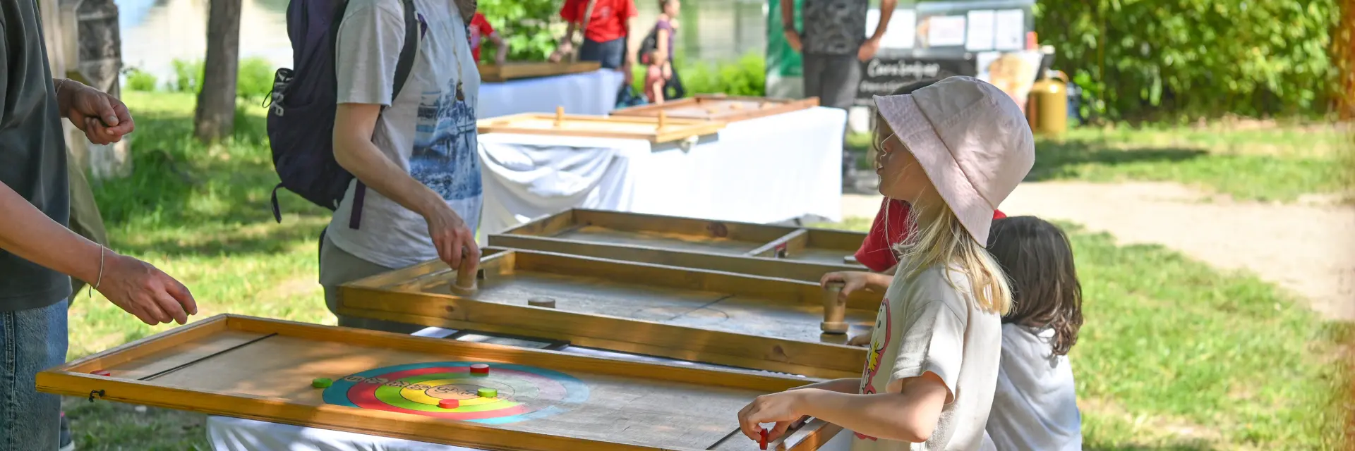 Family games on Barthelasse Island