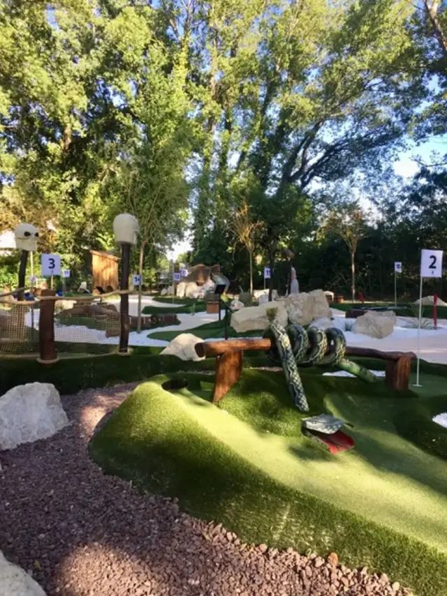 Minigolf Adventure by Le Bercail