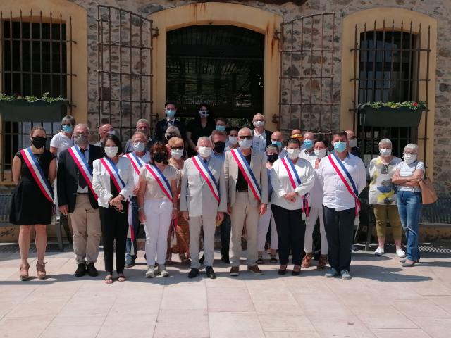 Cm Devant Mairie
