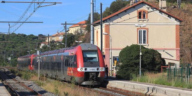 Train TER SNCF gare Banyuls-sur-Mer