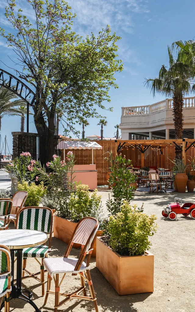 05.villa Camille Bar Exterieur 2