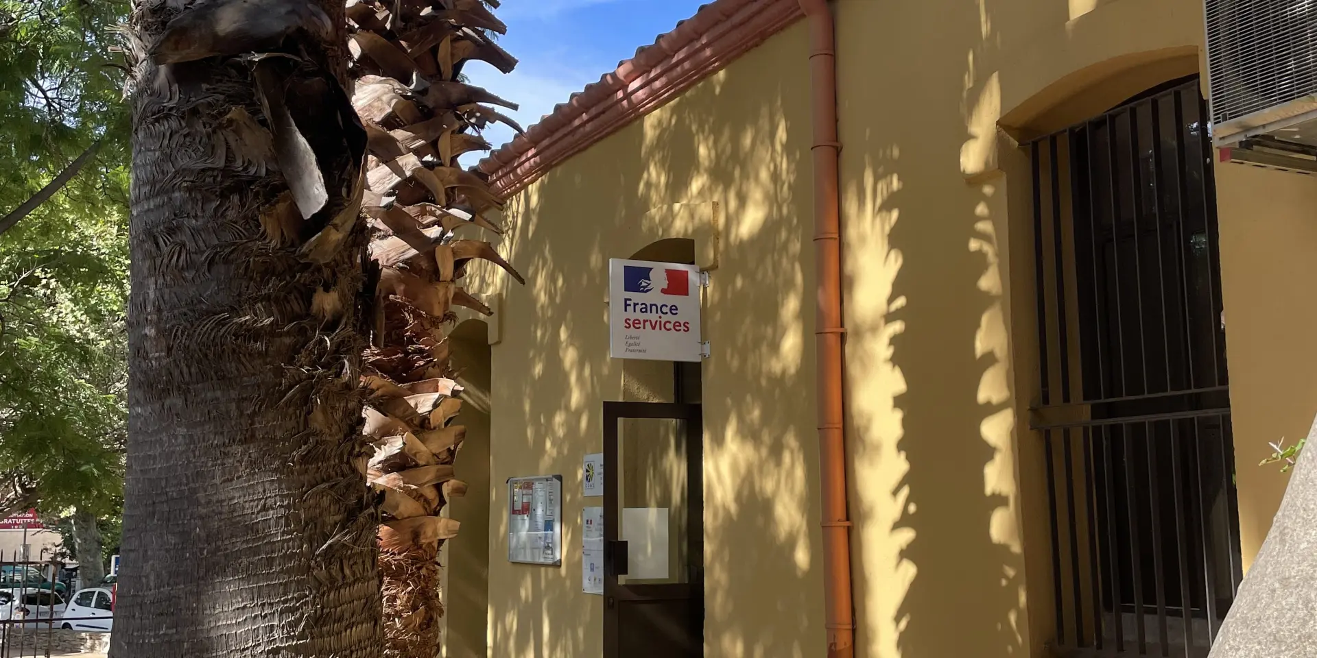 Facade Porte Ccas France Ervices 4 Rotated