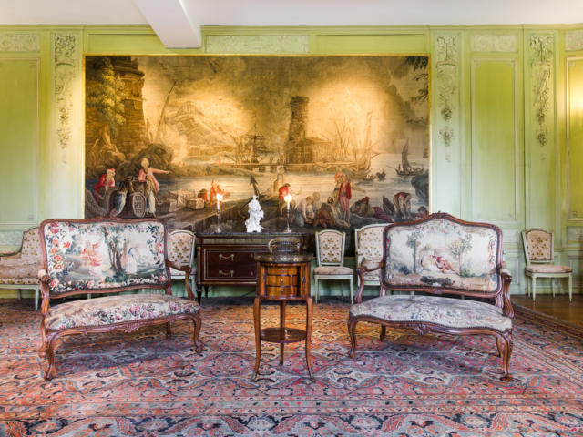 Chateau De Laas Musee Serbat