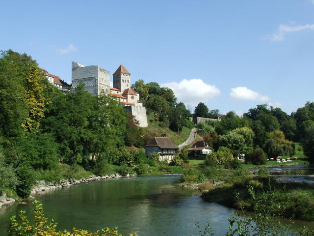 Vue de Sauveterre-de-Béarn depuis le gave