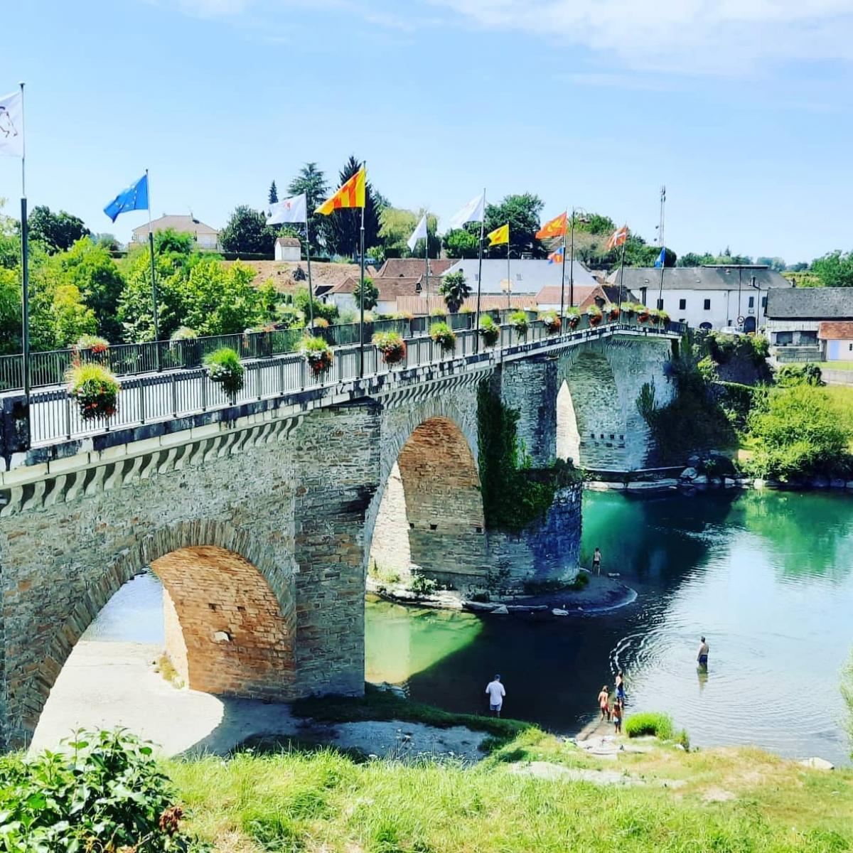 navarrenx-cit-bastionn-e-office-de-tourisme-b-arn-des-gaves