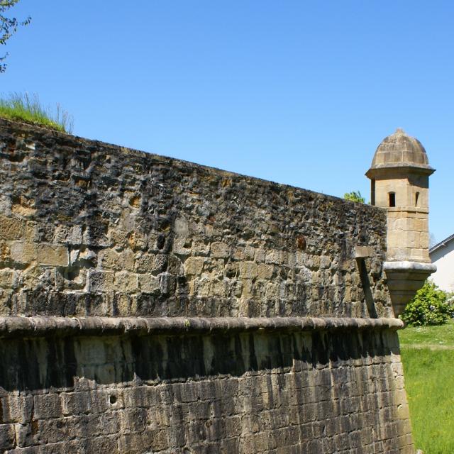 Navarrenx, cité bastionnée en Béarn des Gaves