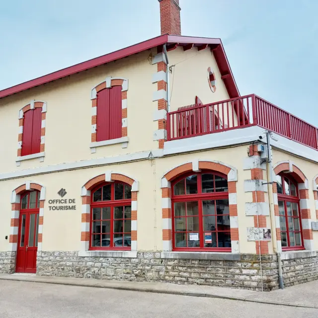 Bureau d'accueil de l'Office de tourisme à Salies-de-Béarn