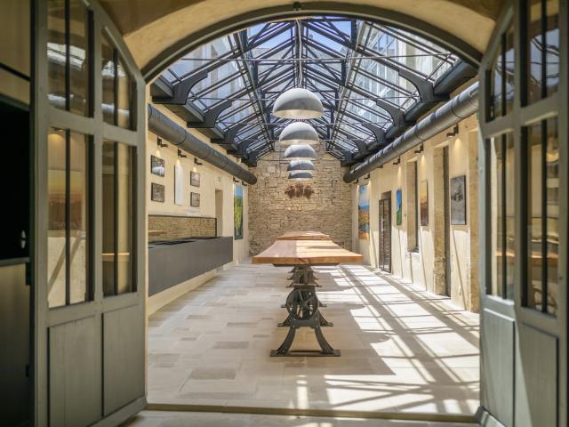 La verrière Gustave Eiffel de la Maison Champy site d'élevage et des caves historiques au cœur de Beaune