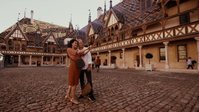 Hospices De Beaune Cour Interieure2