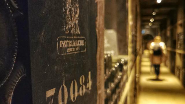Millions de bouteilles dans les caves Patriarche à Beaune