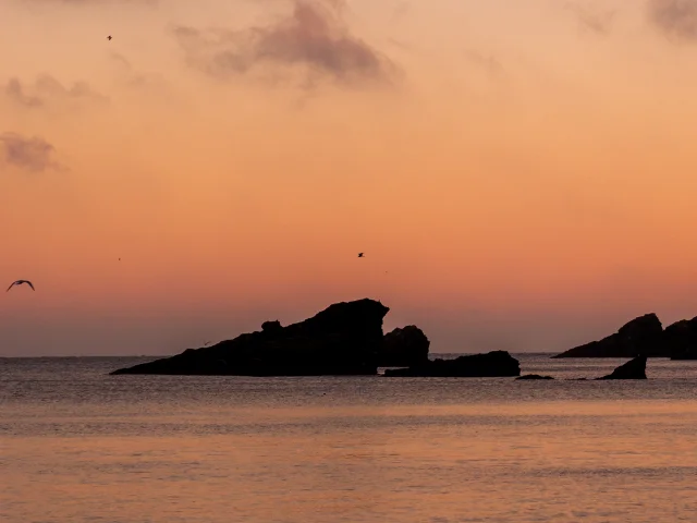 Yasmeen Besnier Belle Ile En Mer Stervraz Coucher De Soleil Pleine Lune Ciel Rose Sur La Mer