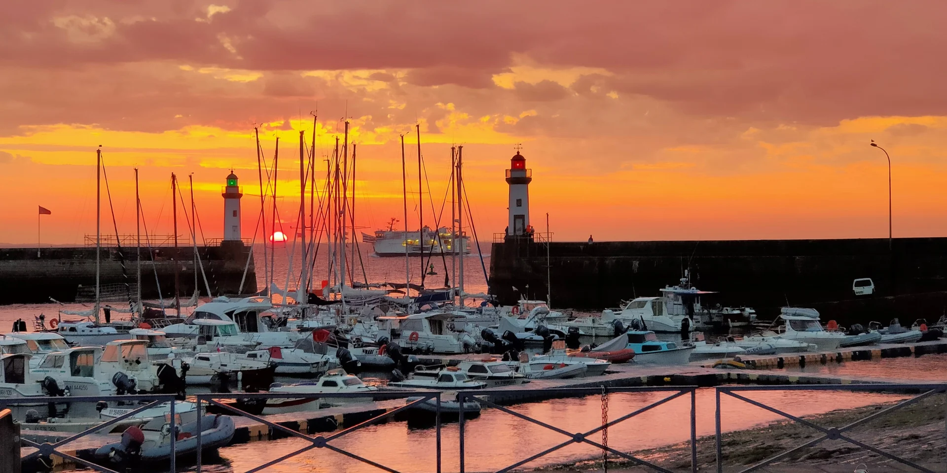 Lever De Soleil Port De Palais Julien Froger Ldd
