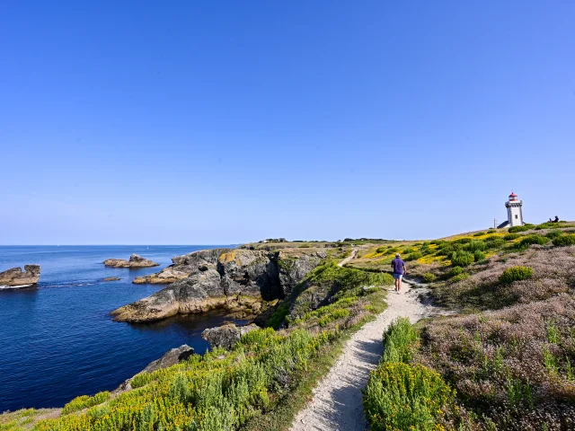 Randonnee Vers Le Phare Des Poulains Adt Morbihan Ldd