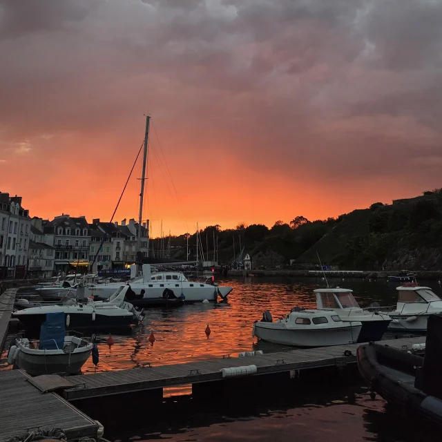 Coucher De Soleil Sur Le Palais | Otbi