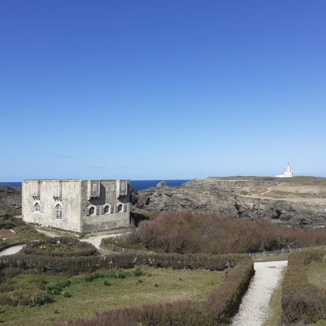 Fortin Et Phare Des Poulains Otbi Ldd 2