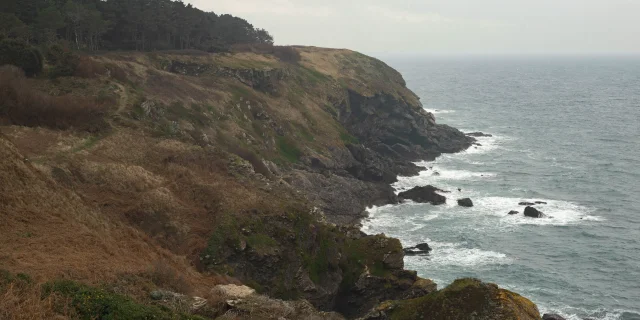 Yasmeen Besnier Belle Ile En Mer Skeul En Hiver Chemin Sur La Falaise