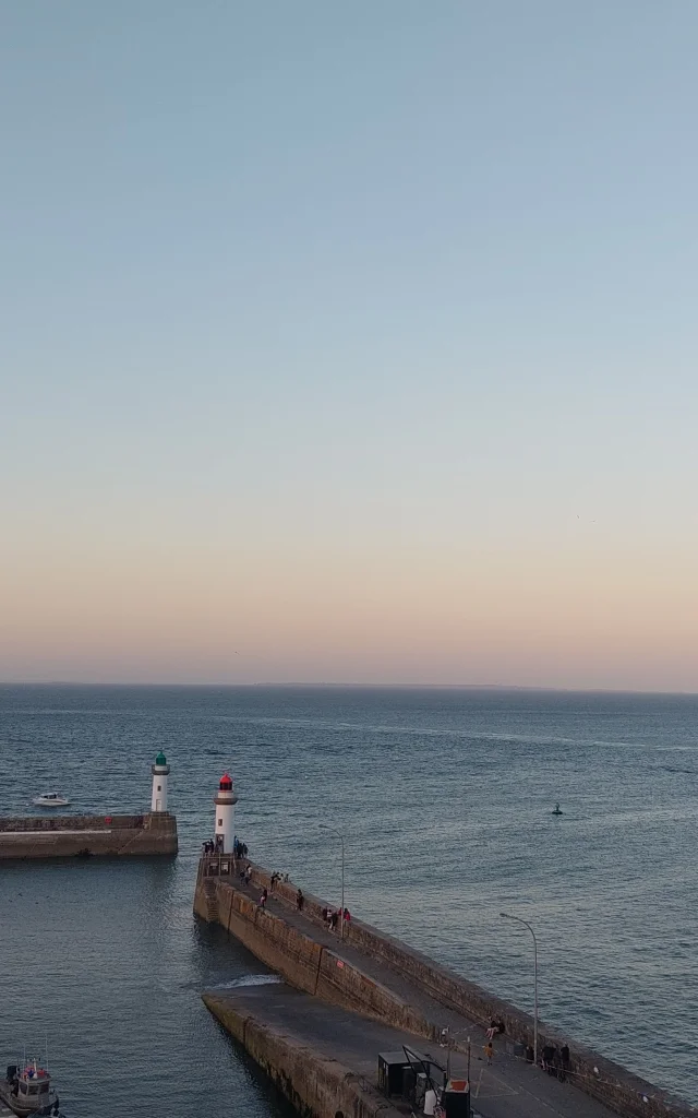 Bangor Arrivant Au Port En Fin De Journee Otbi