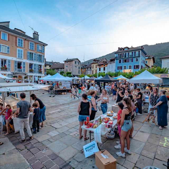 Allevard-les-Bains night market