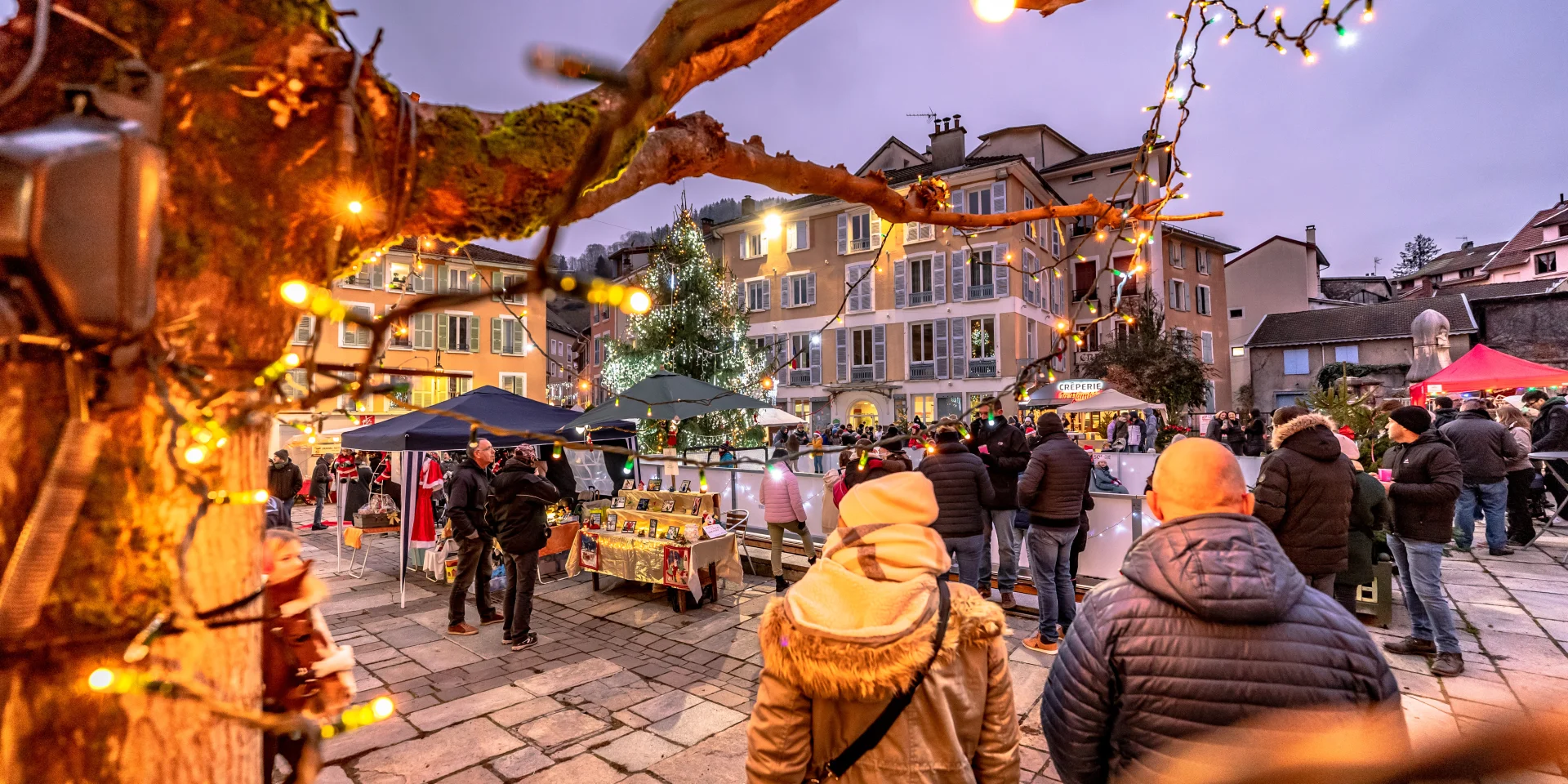 Ambiance marché de Noël d'Allevard - Michael Mollier - 2023