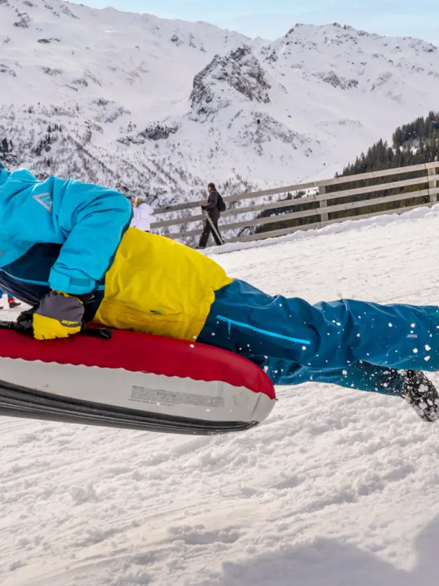 Airboard aux 7 Laux, activités neige enfant - Michael Mollier 2021