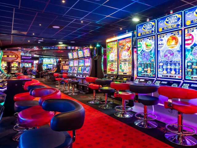 Salle de jeux du Casino Barrière à Bénodet