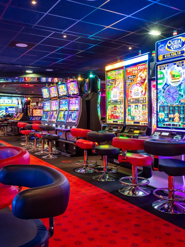Salle de jeux du Casino Barrière à Bénodet