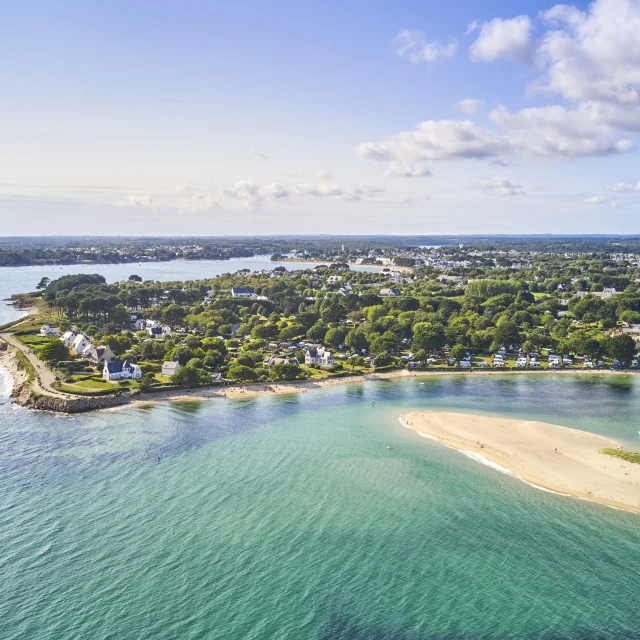 Vue aérienne de la Plage du Letty et son camping, la Pointe de Groasguen et les Dunes de Mousterlin