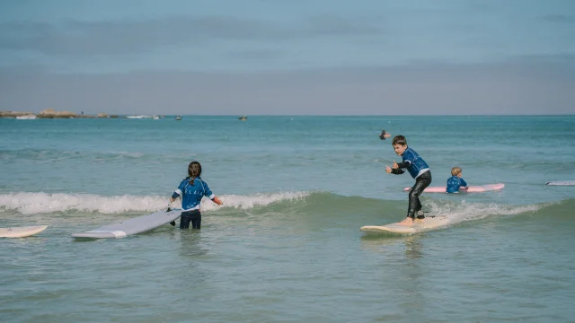 Surfkurse für Kinder in La Torche