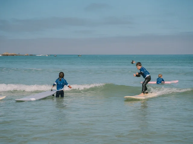 Cours de surf enfants à La Torche