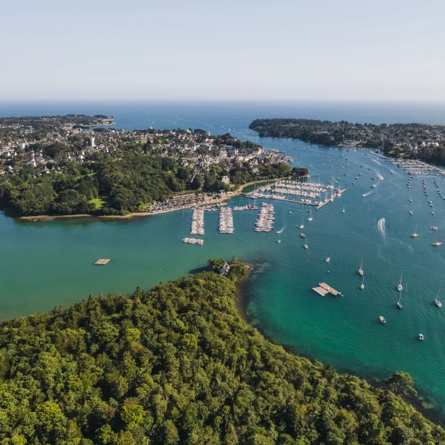 Luftaufnahme der Anse de Penfoul