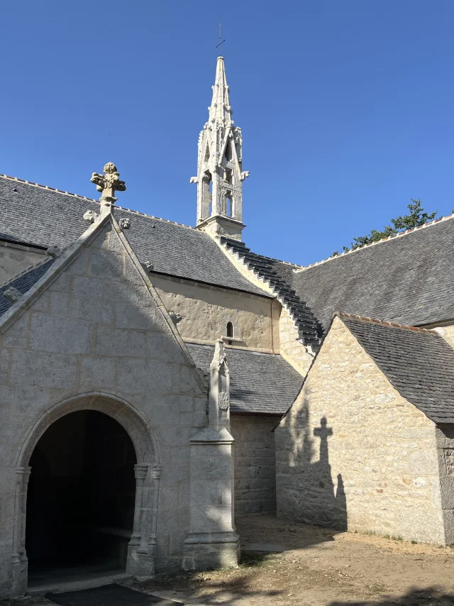 Außenfassade der Kapelle von Perguet