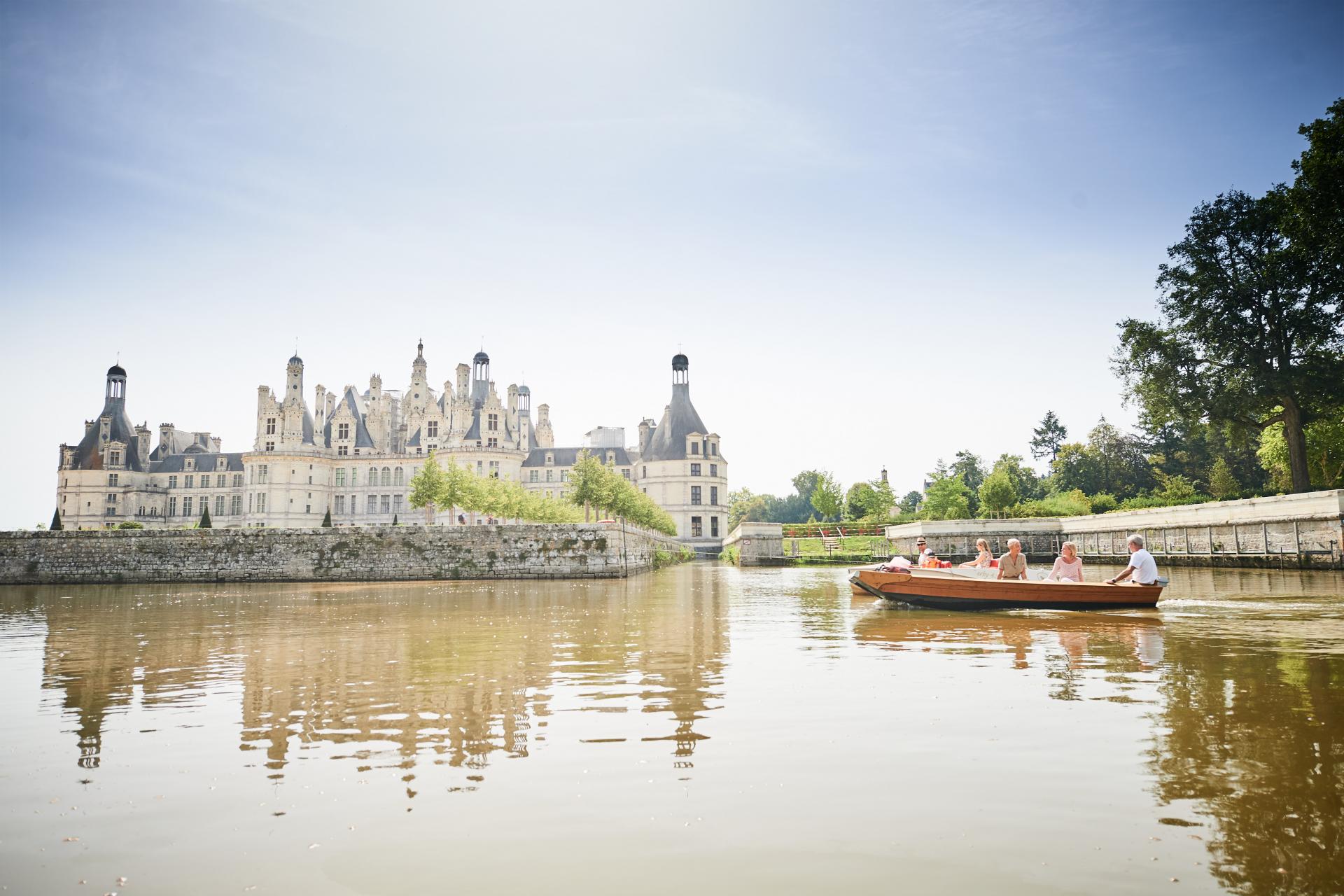 Chambord en barque électrique